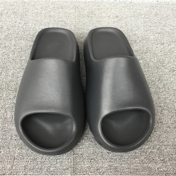 Adidas Yeezy Slide Onyx - Picture 1 of 4